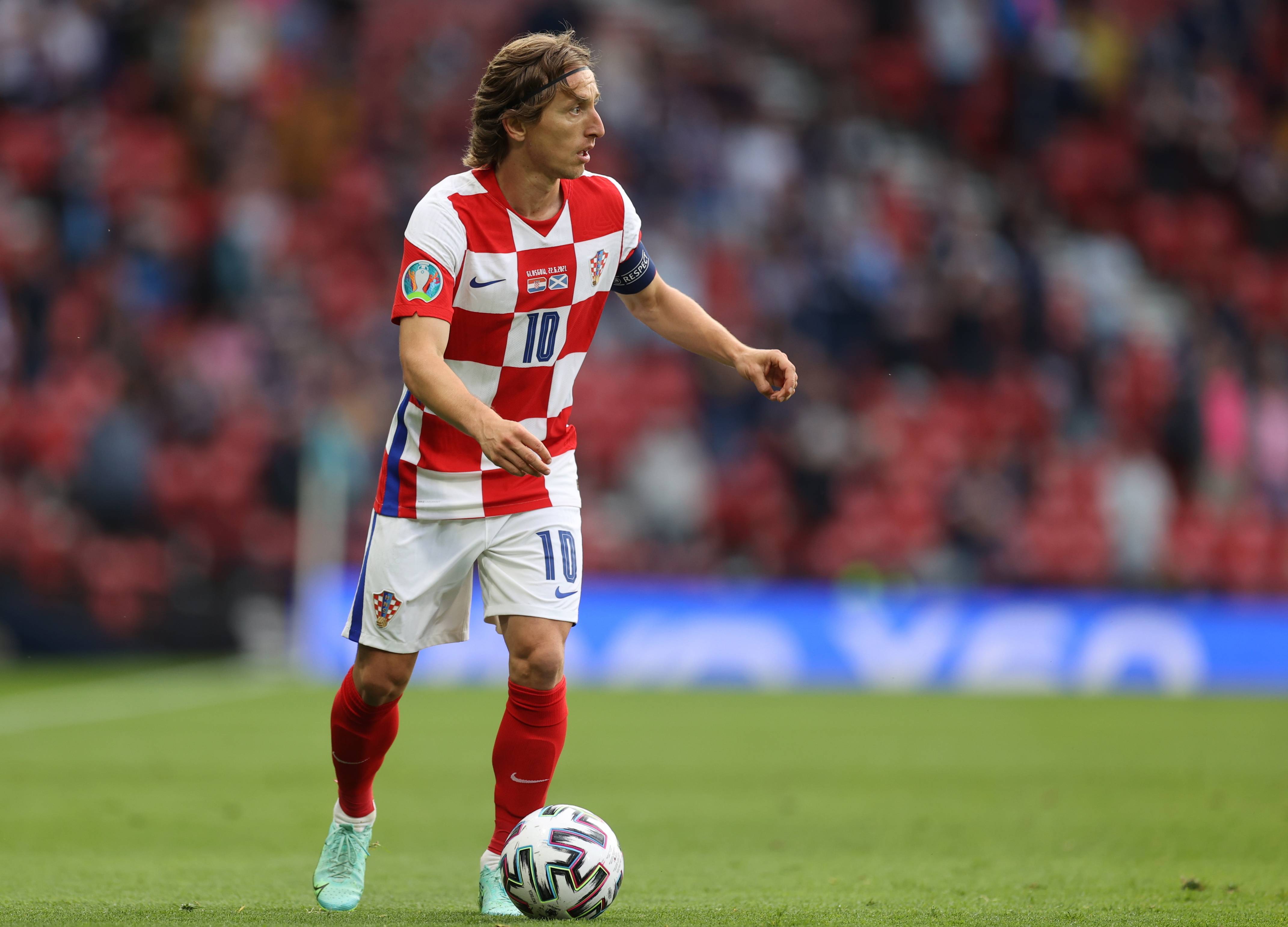 意杯战报：卡斯特罗头球绝杀，博洛尼亚2-1帕尔马